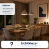 Eettafel met twee hanglampen, gedekte plaatsen en warme sfeerverlichting.