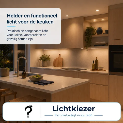 Keukenverlichting | Lichtkiezer Keuken met verlicht werkblad, keukeneiland en plafondspots.